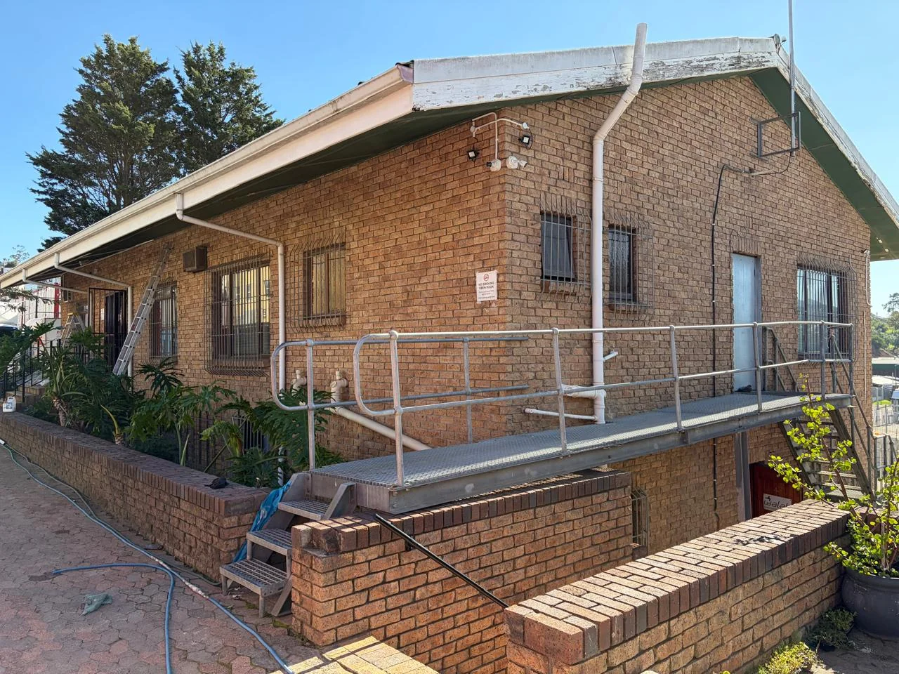 Secure offices, just under 200sqm, available to rent in Plankenburg Industrial Park, Stellenbosch