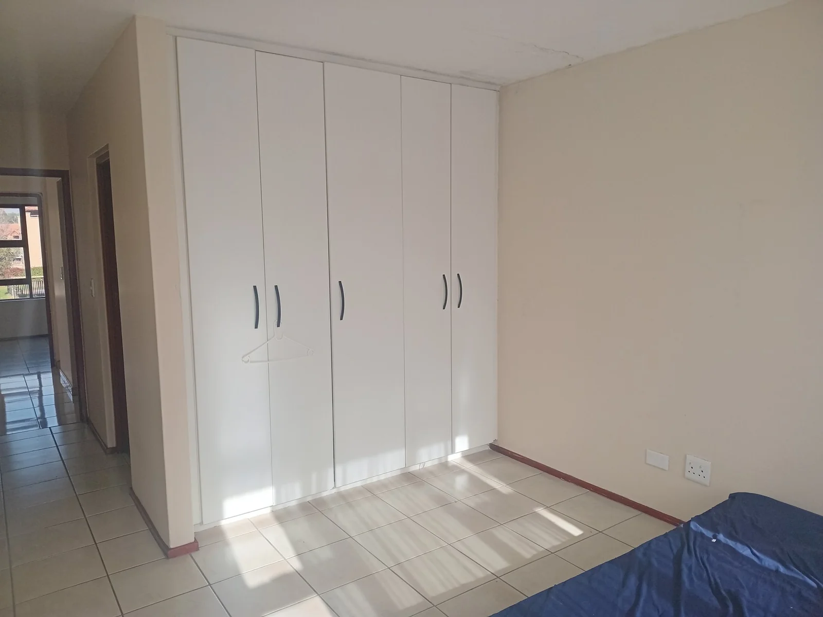 A 2 bed, 2 bath Lofty in Errand Gardens, Midrand.