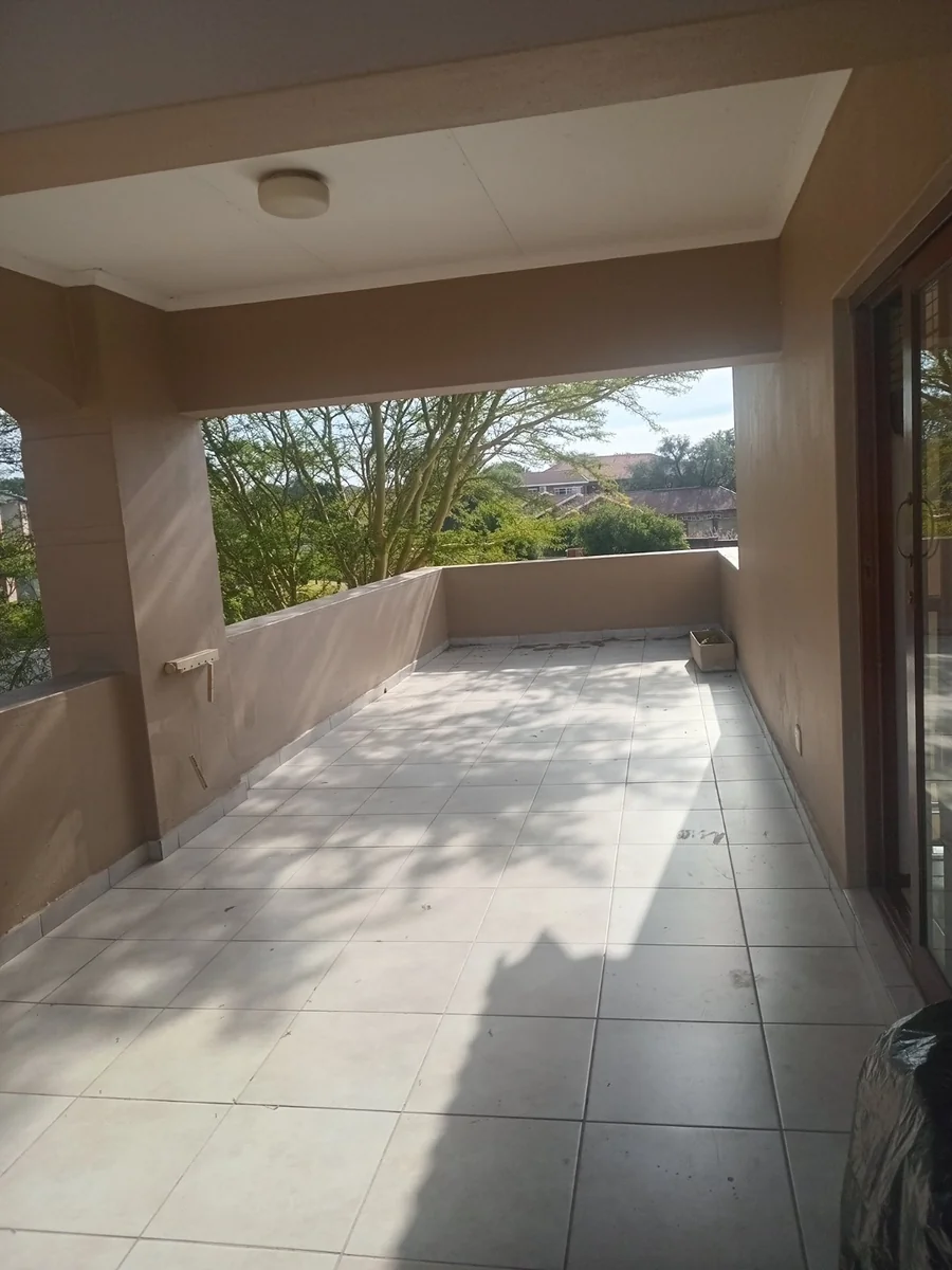 A 2 bed, 2 bath Lofty in Errand Gardens, Midrand.