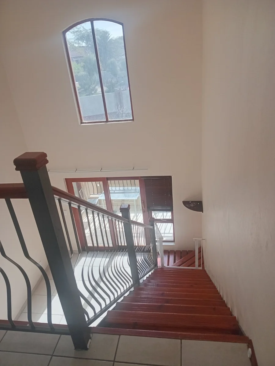 A 2 bed, 2 bath Lofty in Errand Gardens, Midrand.