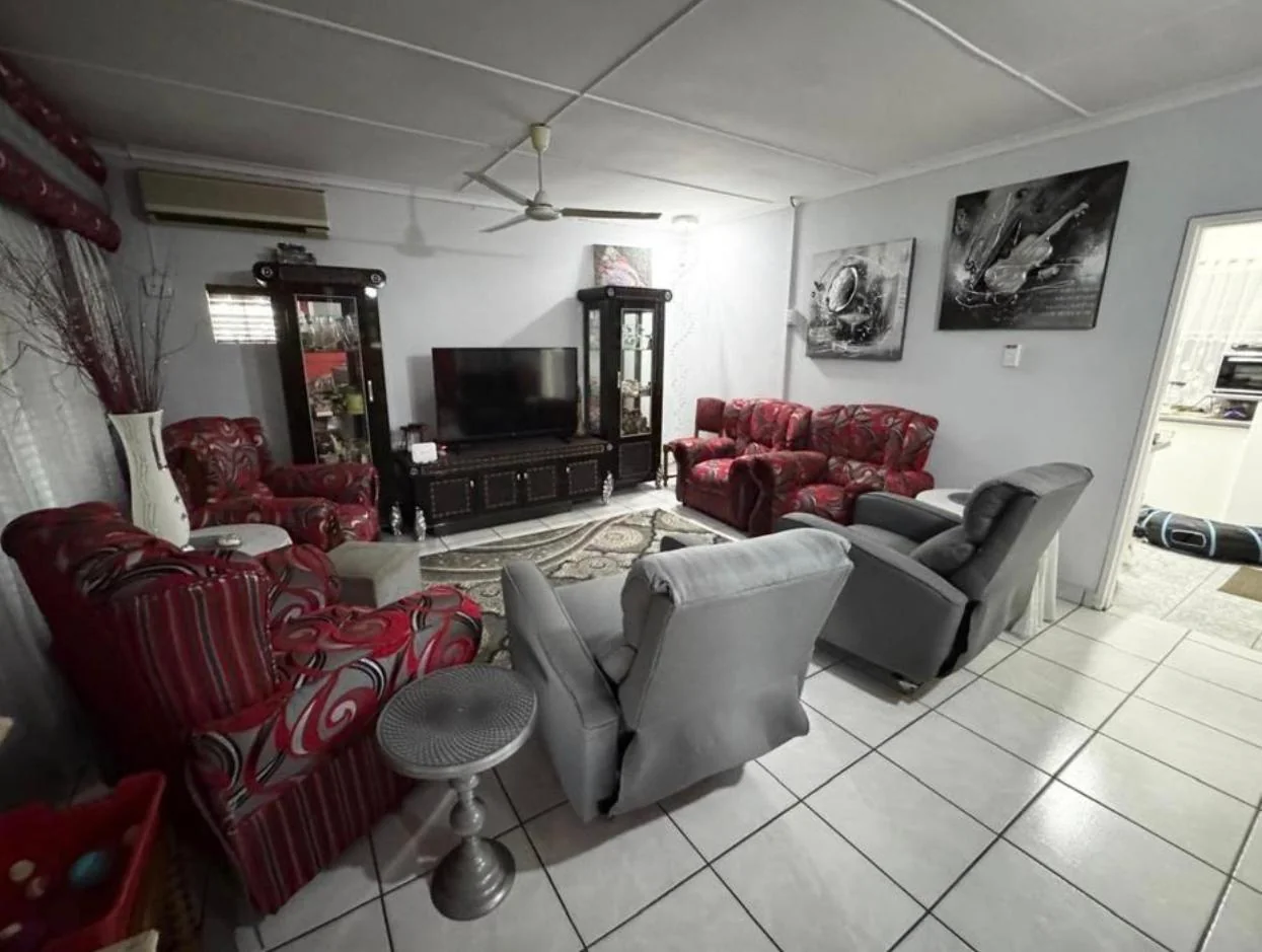 Spacious Family Home with 2 bedroom Granny Flat, Solar Backup & Exceptional Outdoor Living for sale in Veld en Vlei