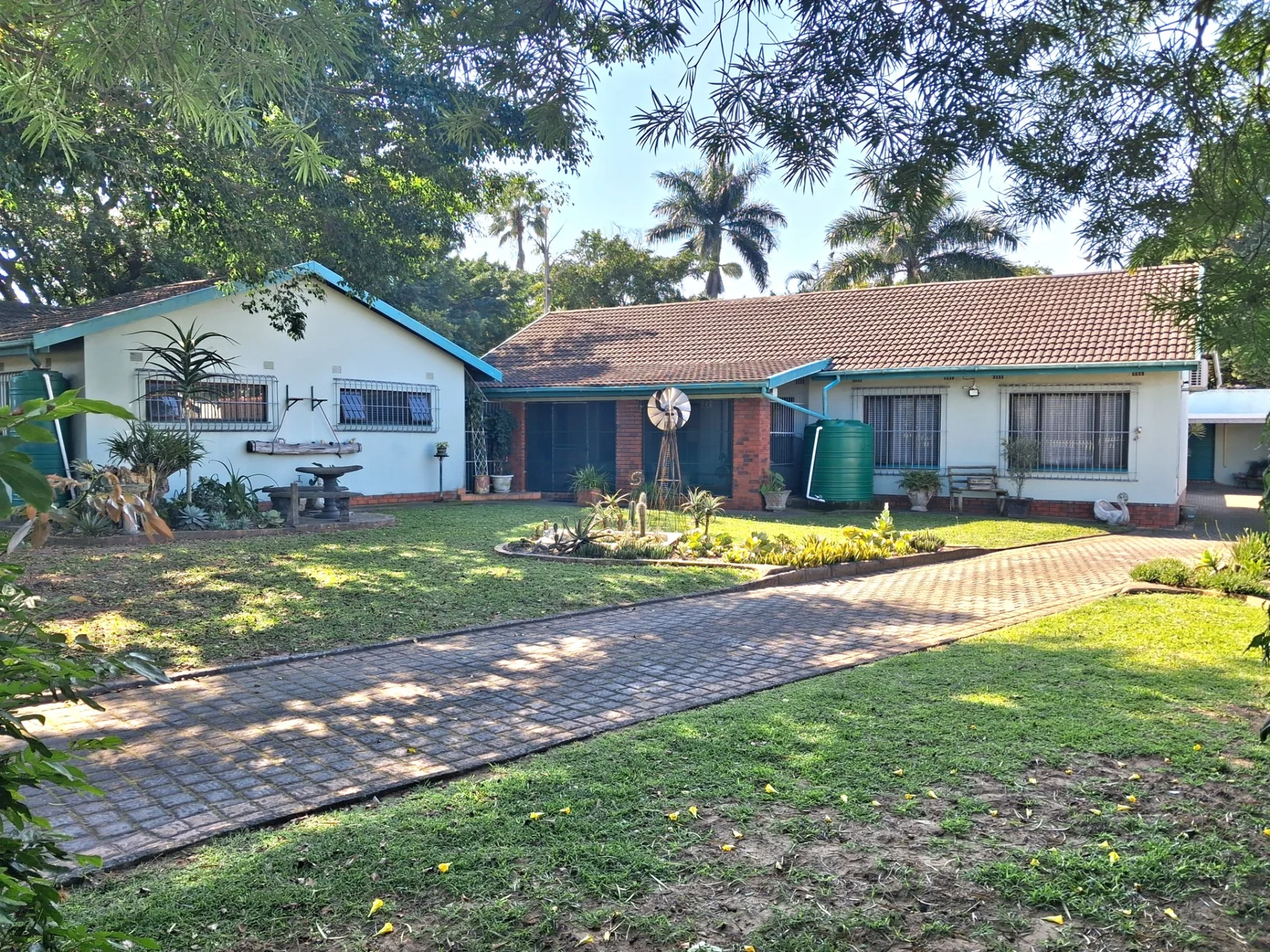Spacious Family Home with 2 bedroom Granny Flat, Solar Backup & Exceptional Outdoor Living for sale in Veld en Vlei