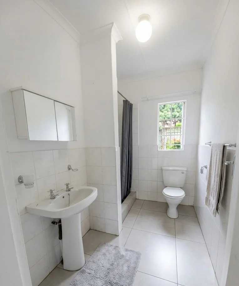 Spacious 2-Bedroom, 2-Bathroom Apartment with Stunning Views in a Prime Location