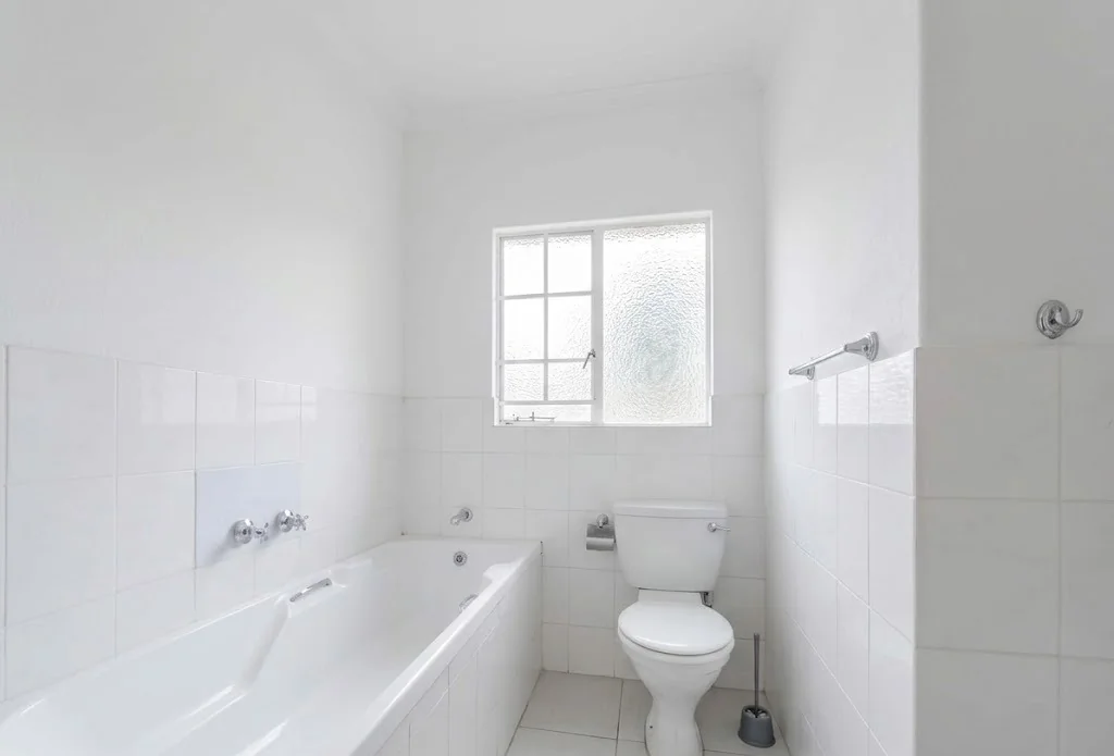 Spacious 2-Bedroom, 2-Bathroom Apartment with Stunning Views in a Prime Location