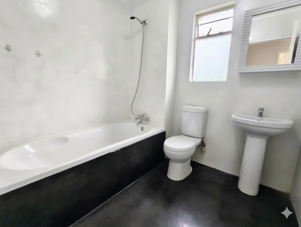Well Priced 2-Bedroom Apartment in a sought after complex with 24 hour security
