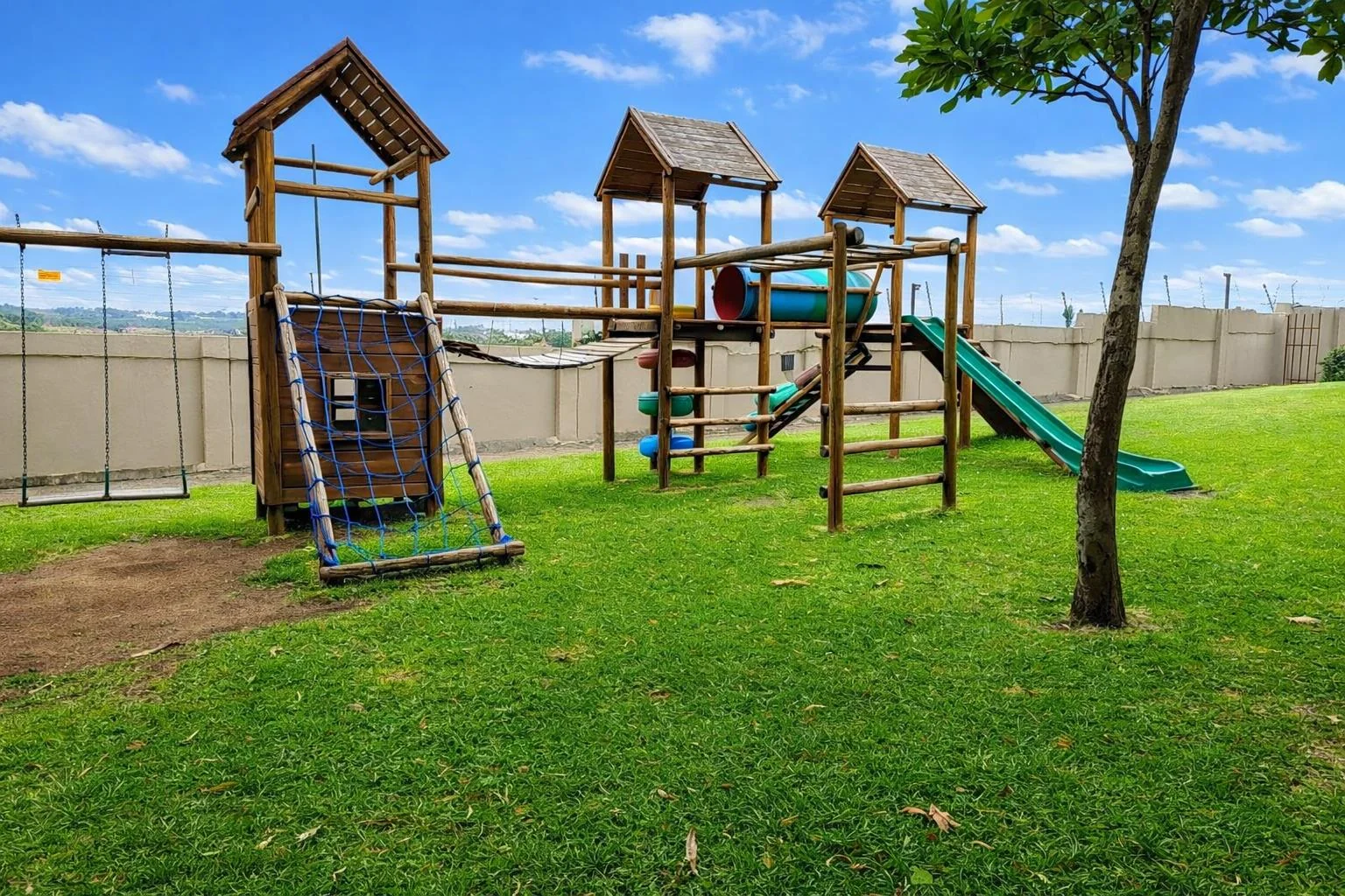 Well Priced 2-Bedroom Apartment in a sought after complex with 24 hour security