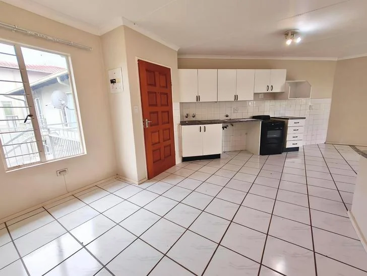 Well Priced 2-Bedroom Apartment in a sought after complex with 24 hour security