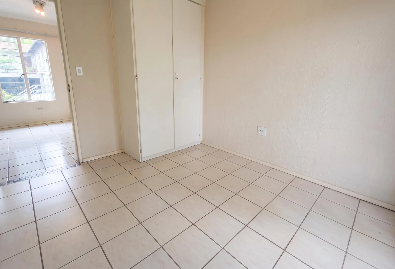 Well Priced 2-Bedroom Apartment in a sought after complex with 24 hour security