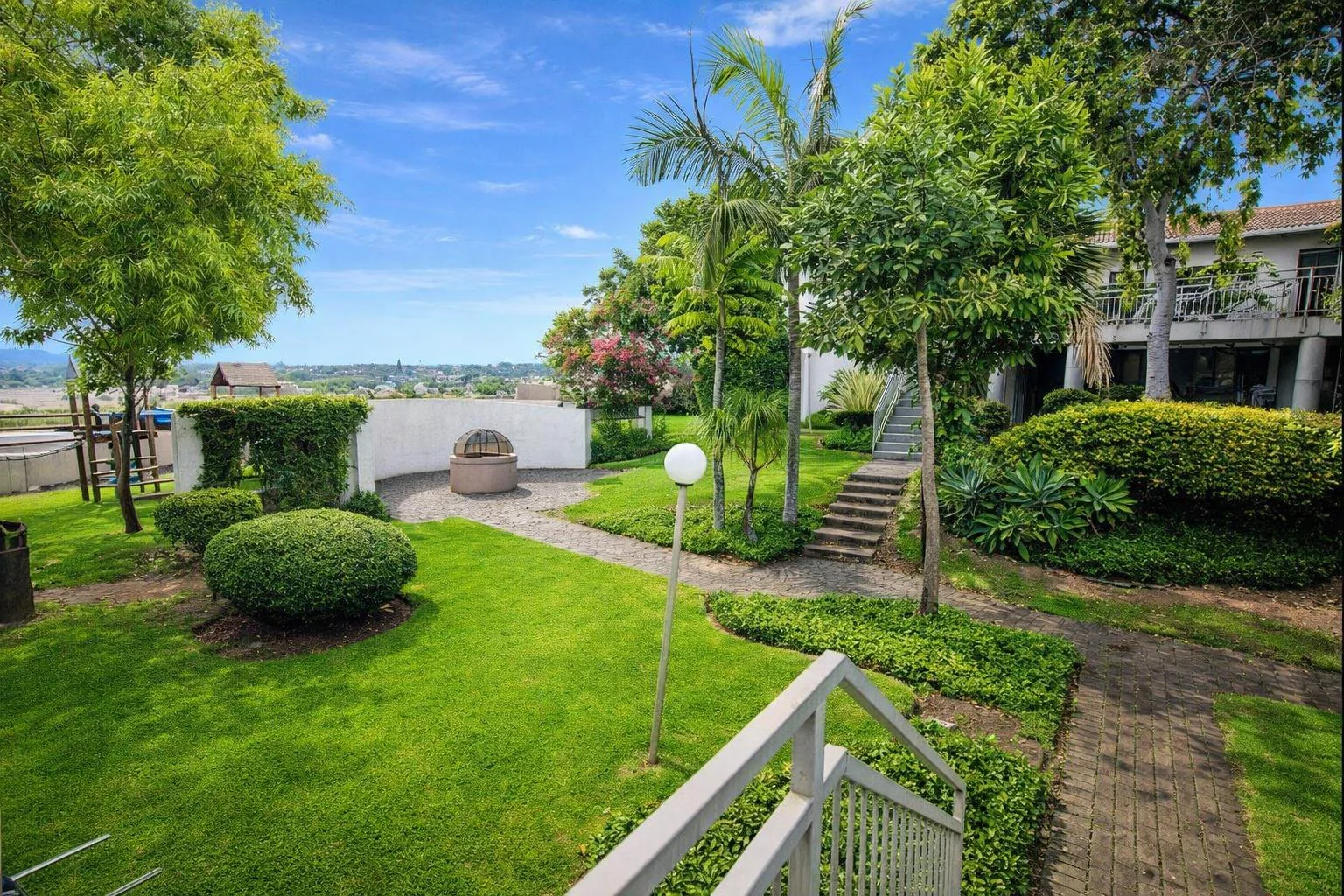 Well Priced 2-Bedroom Apartment in a sought after complex with 24 hour security