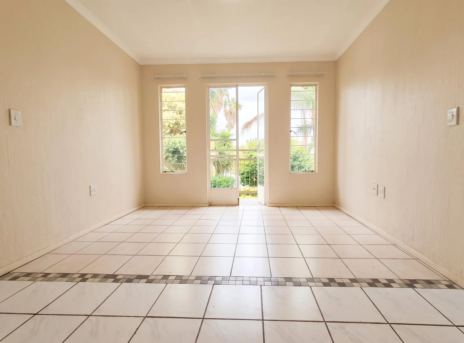 Well Priced 2-Bedroom Apartment in a sought after complex with 24 hour security