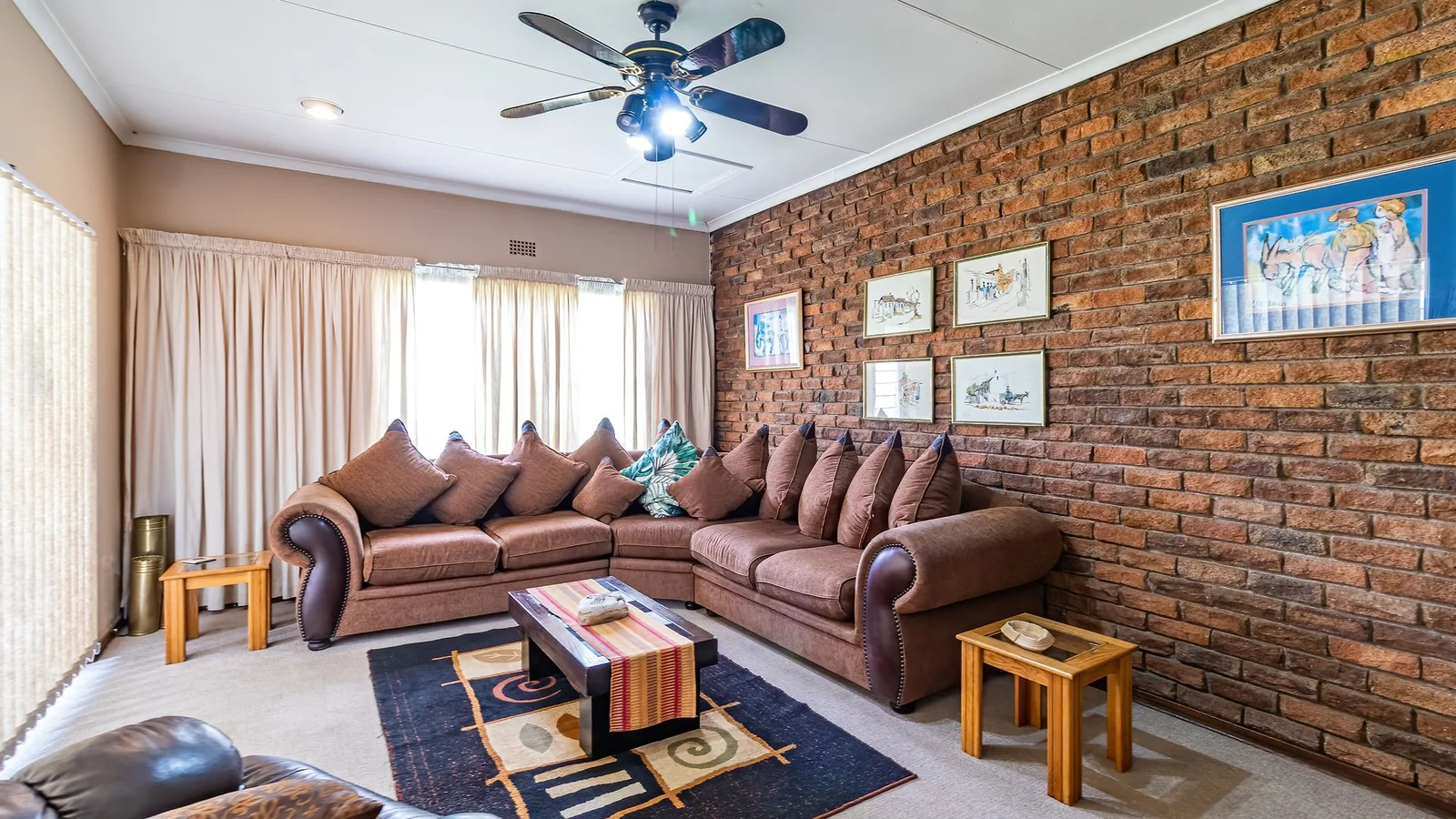 3-BEDROOM HOME WITH PRIVATE 2-BEDROOM FLATLET, INCOME POTENTIAL & ENTERTAINMENT SPACES IN A SECURE BOOMED-OFF AREA