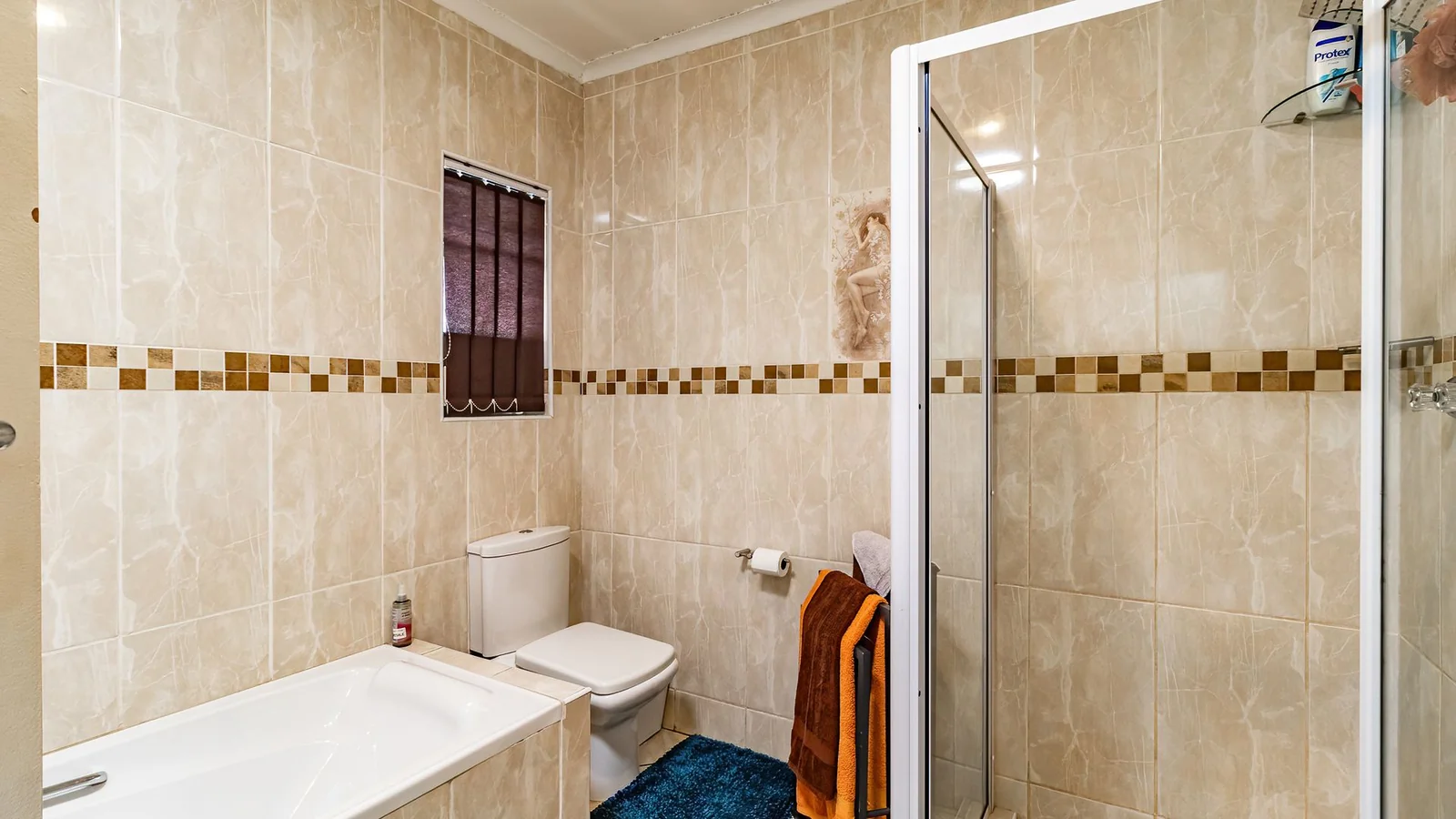 3-BEDROOM HOME WITH PRIVATE 2-BEDROOM FLATLET, INCOME POTENTIAL & ENTERTAINMENT SPACES IN A SECURE BOOMED-OFF AREA