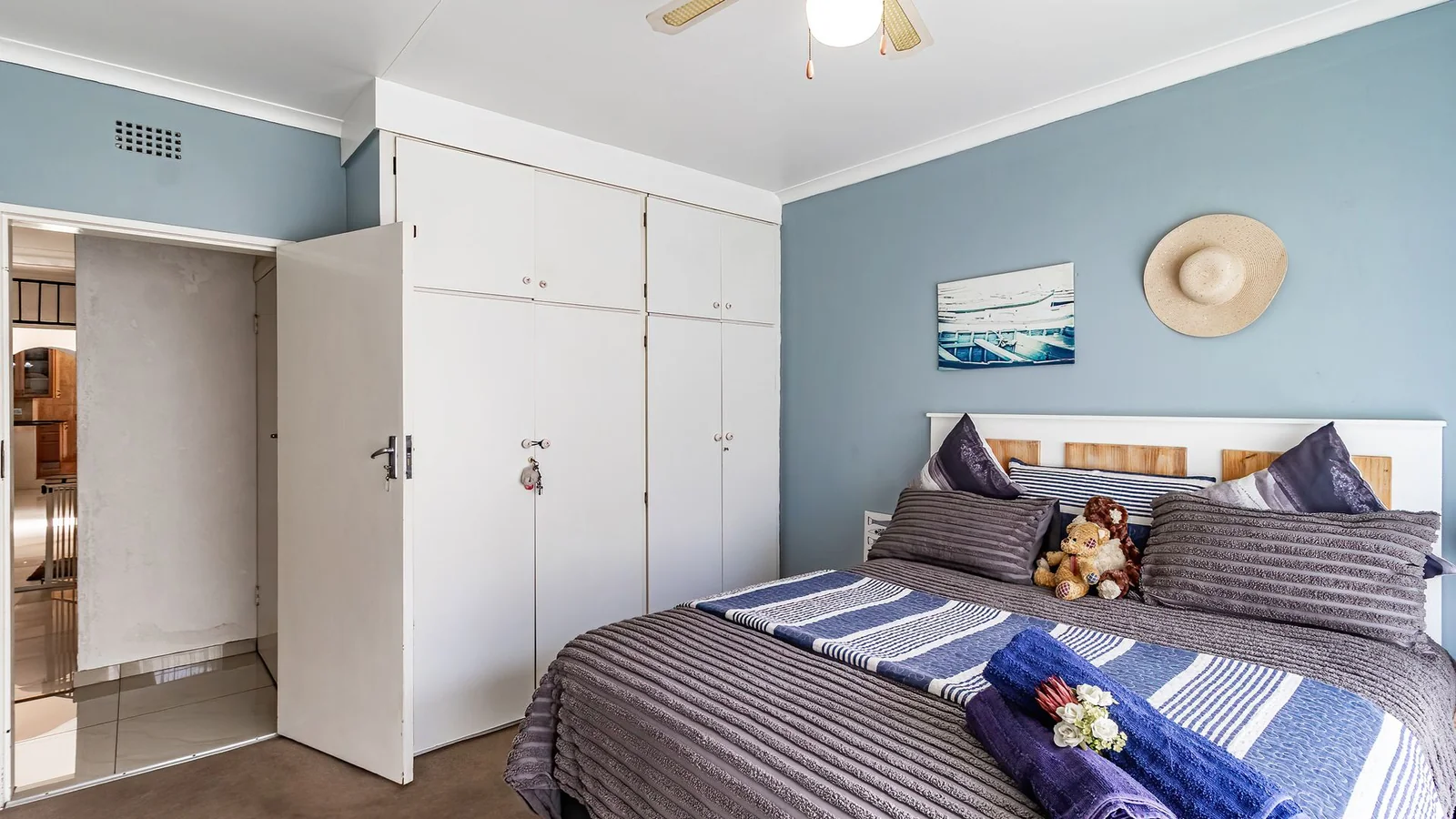 3-BEDROOM HOME WITH PRIVATE 2-BEDROOM FLATLET, INCOME POTENTIAL & ENTERTAINMENT SPACES IN A SECURE BOOMED-OFF AREA
