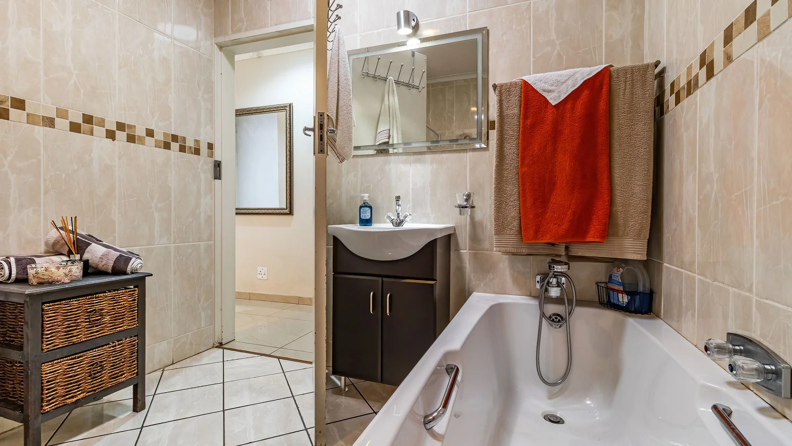 3-BEDROOM HOME WITH PRIVATE 2-BEDROOM FLATLET, INCOME POTENTIAL & ENTERTAINMENT SPACES IN A SECURE BOOMED-OFF AREA