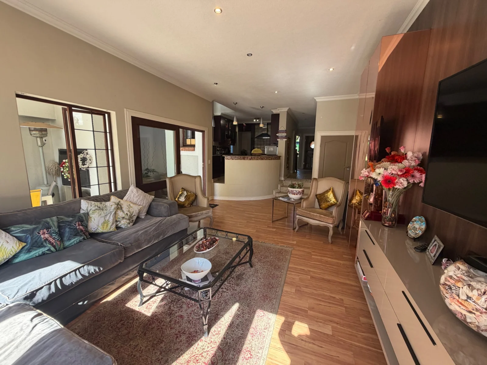 NEW LISTING ......OWN A LIFESTYLE!