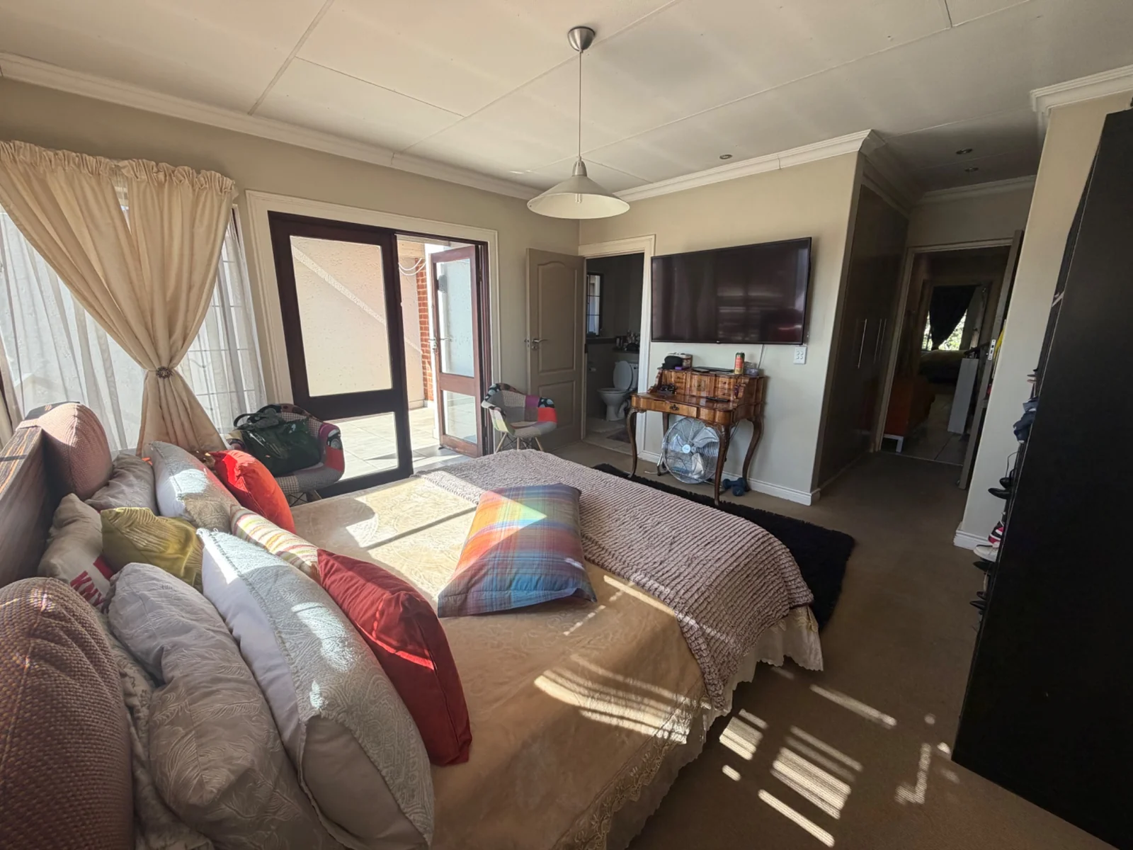 NEW LISTING ......OWN A LIFESTYLE!