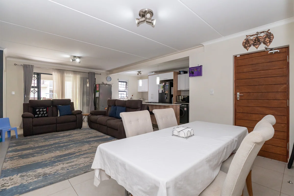 Modern Garden Apartment in Sought-After Red Ivory Lane, Modderfontein