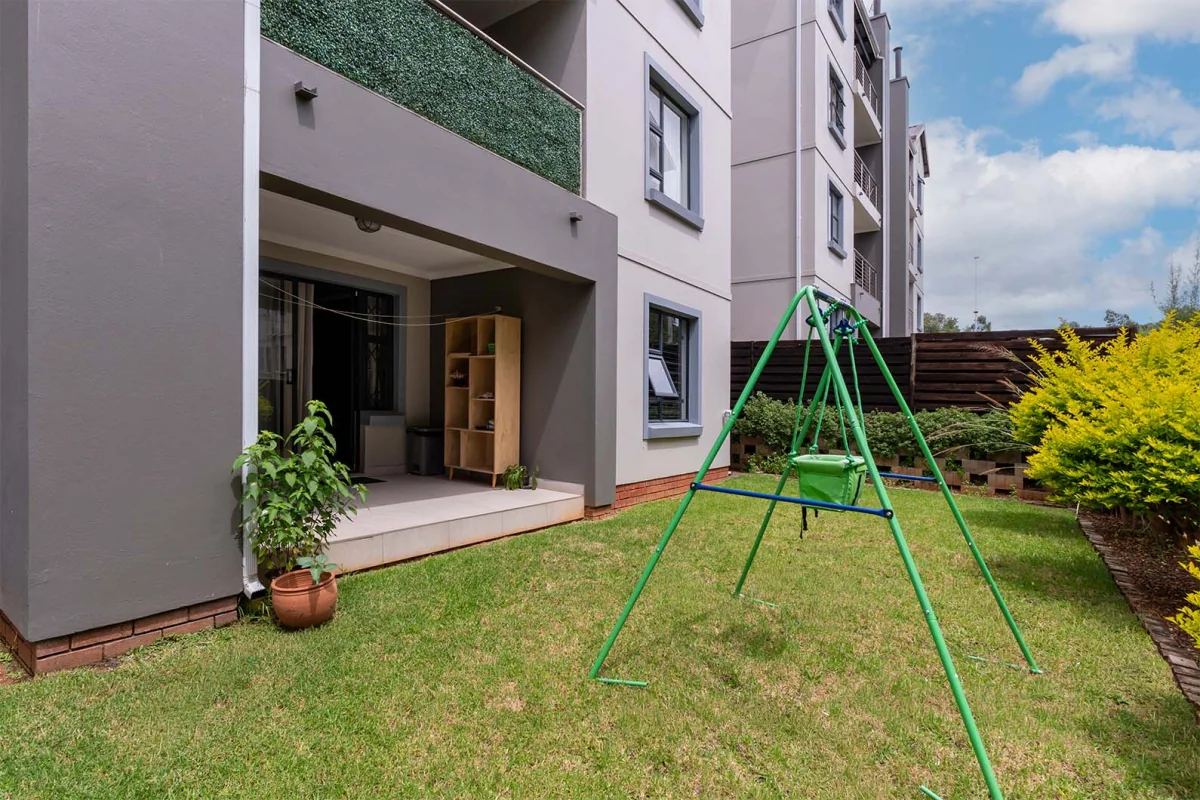 Modern Garden Apartment in Sought-After Red Ivory Lane, Modderfontein