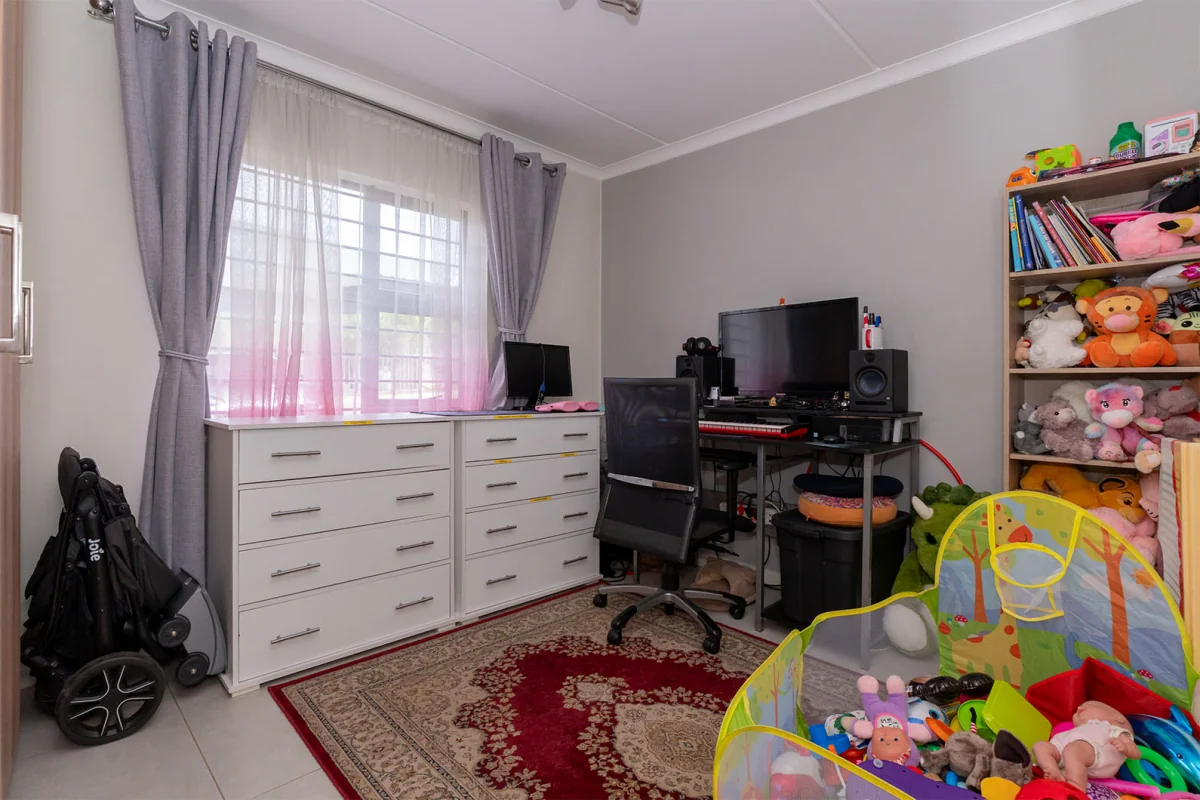 Modern Garden Apartment in Sought-After Red Ivory Lane, Modderfontein