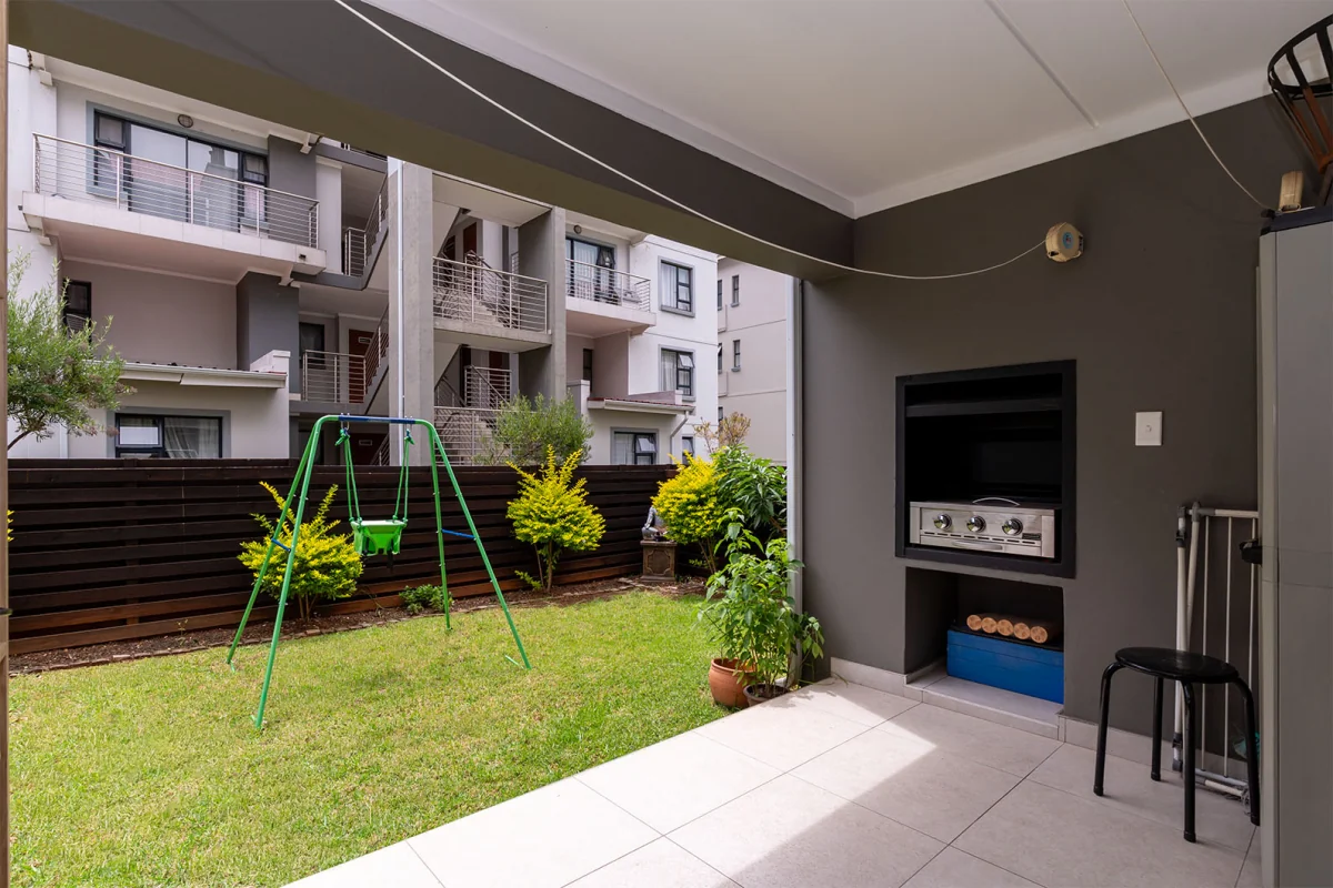 Modern Garden Apartment in Sought-After Red Ivory Lane, Modderfontein