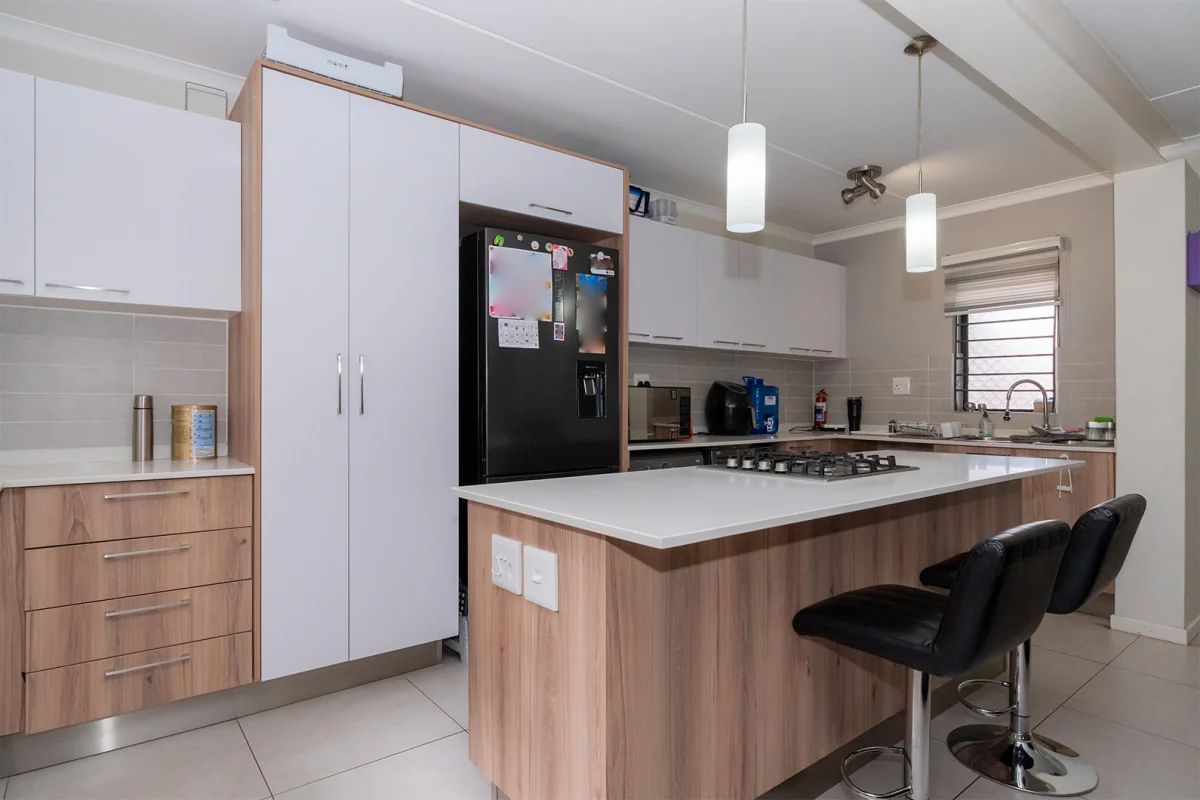 Modern Garden Apartment in Sought-After Red Ivory Lane, Modderfontein