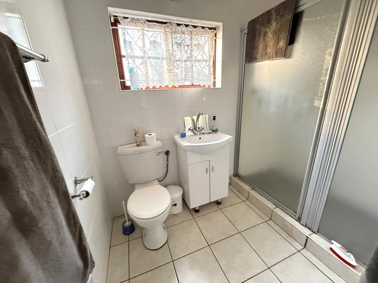 Spacious 4-Bedroom Family Duplex with Exceptional Entertainment Features