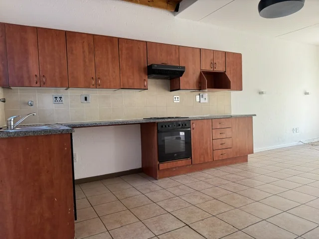 Well-Presented Duplex in Sought-After Aloe Place, Greenstone Hill
