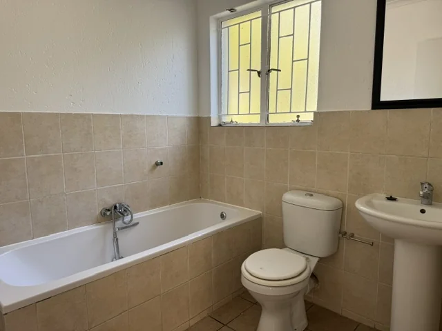 Well-Presented Duplex in Sought-After Aloe Place, Greenstone Hill