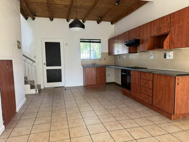 Well-Presented Duplex in Sought-After Aloe Place, Greenstone Hill