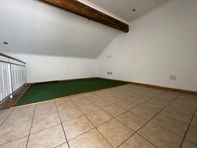 Well-Presented Duplex in Sought-After Aloe Place, Greenstone Hill