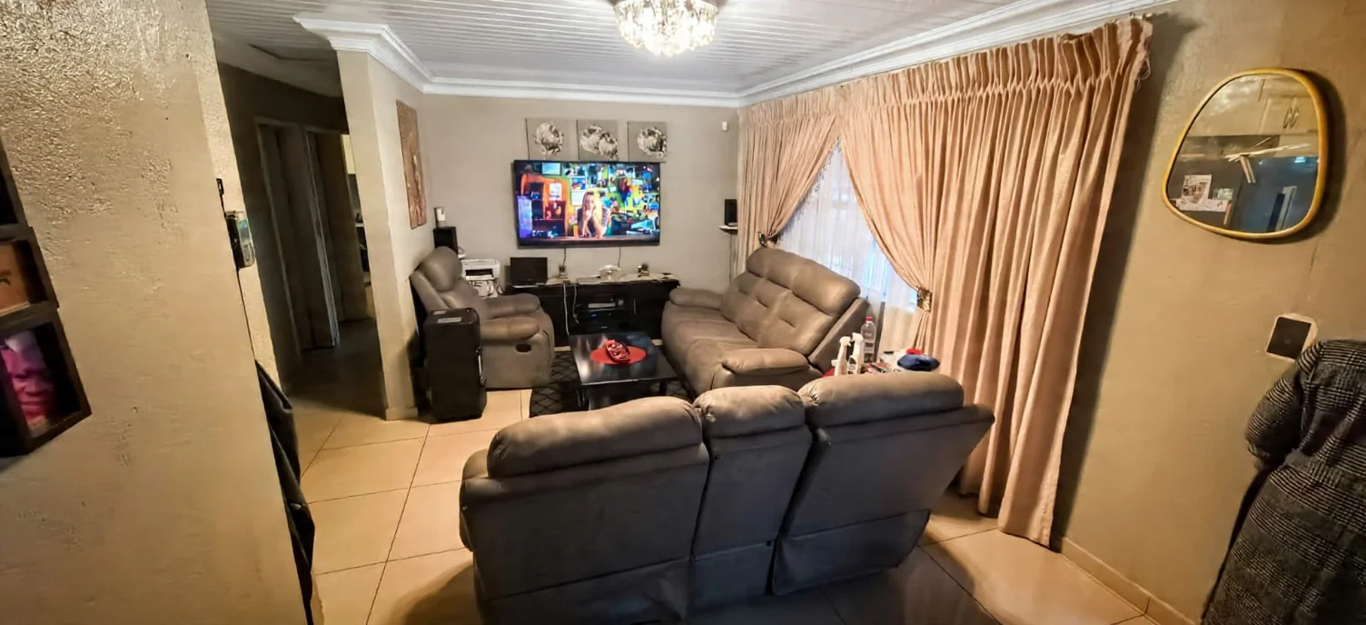 3-Bedroom Home in a Close-Knit Cul-de-Sac – Bendor, Polokwane
