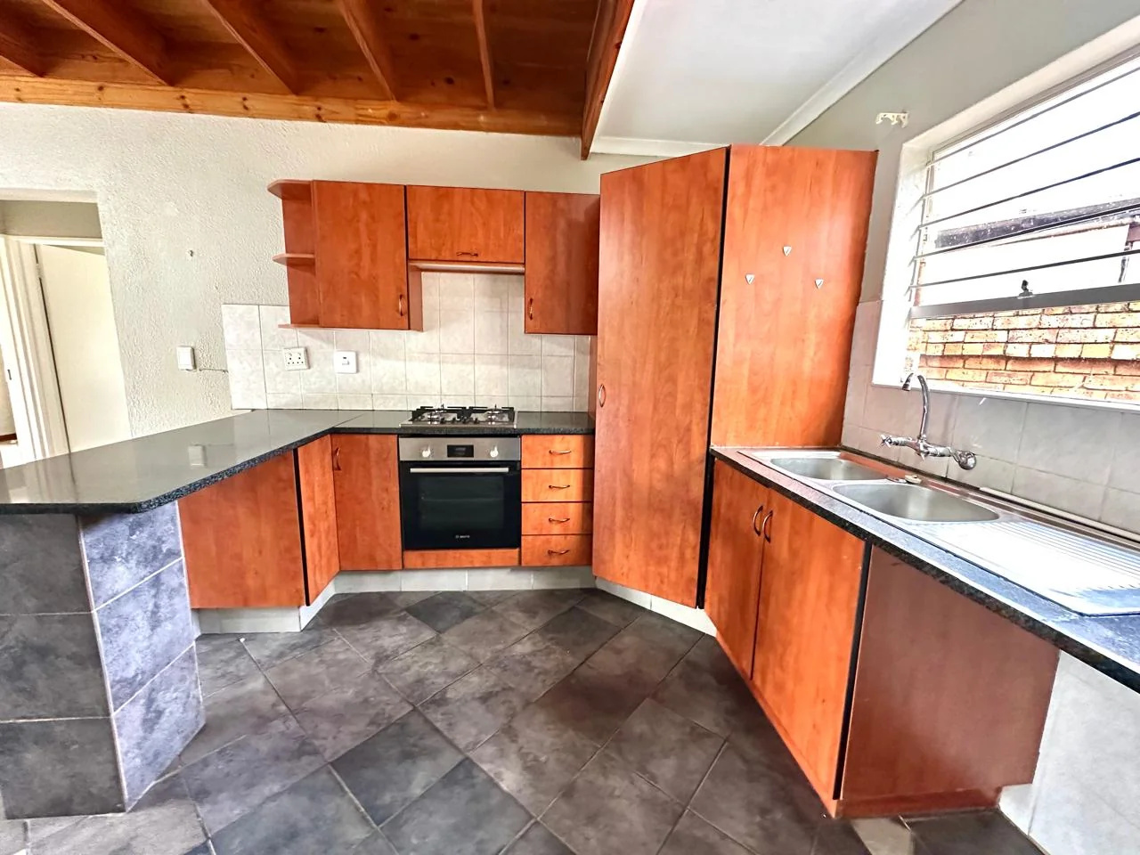 SPACE, SECURITY & LOCATION IN ONE PERFECT FAMILY HOME