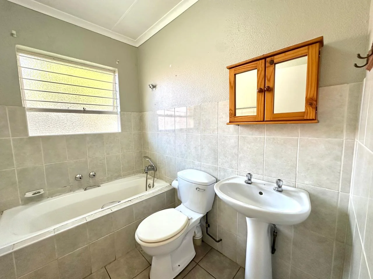 SPACE, SECURITY & LOCATION IN ONE PERFECT FAMILY HOME