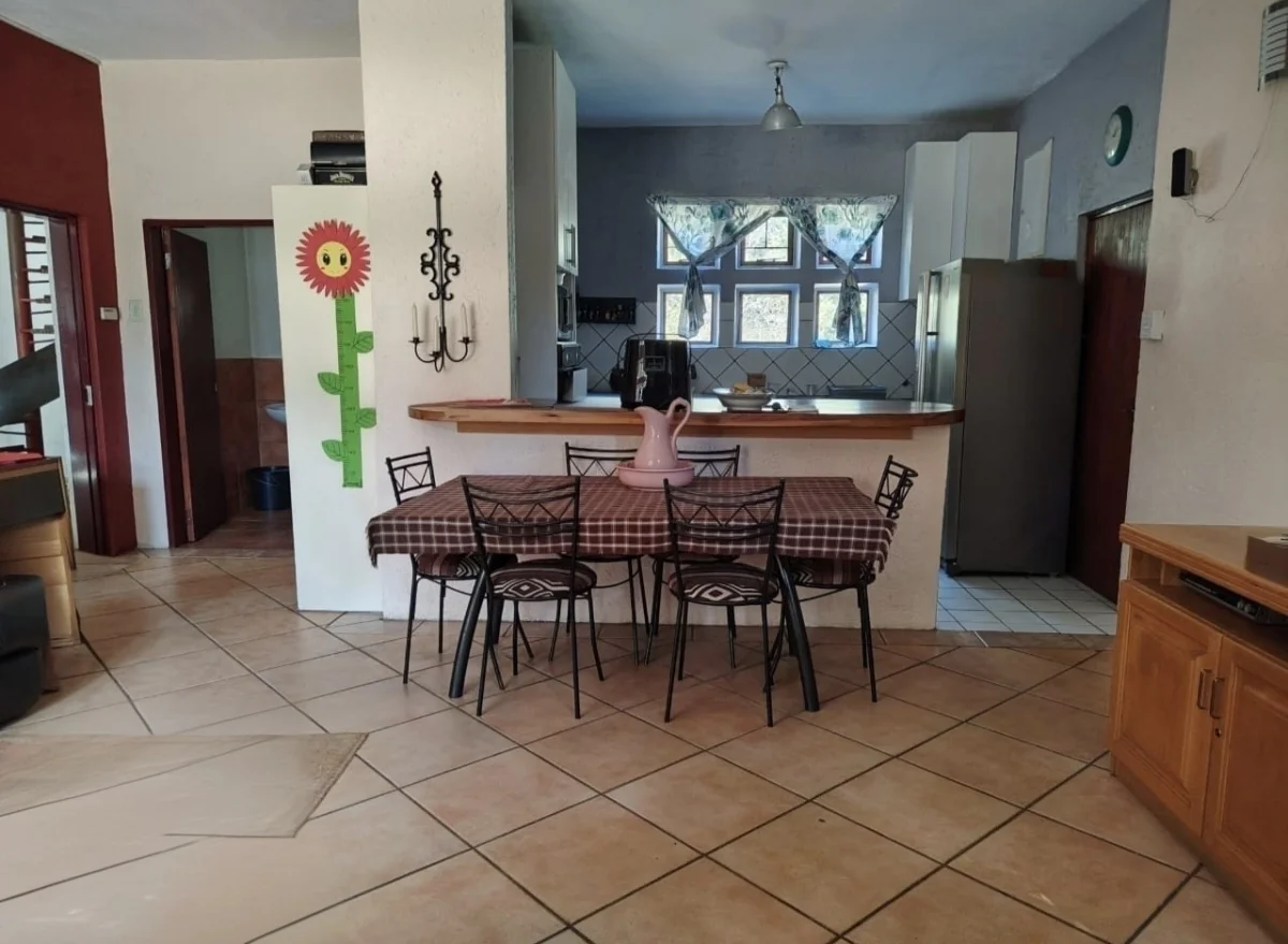 Country Living with City Convenience – 1 Hectare Farm-Style Property