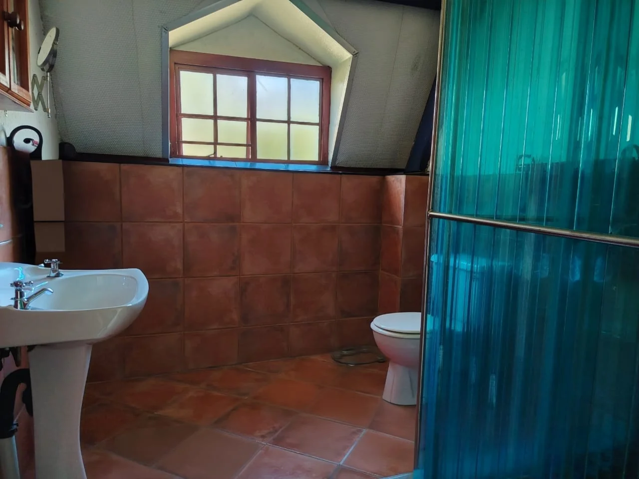 Country Living with City Convenience – 1 Hectare Farm-Style Property