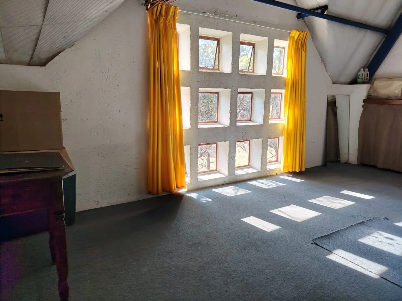Country Living with City Convenience – 1 Hectare Farm-Style Property