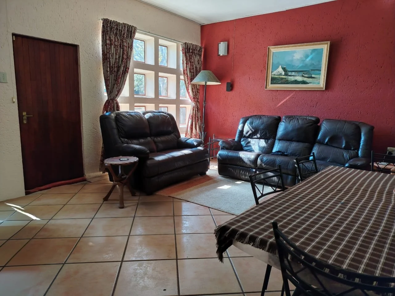 Country Living with City Convenience – 1 Hectare Farm-Style Property