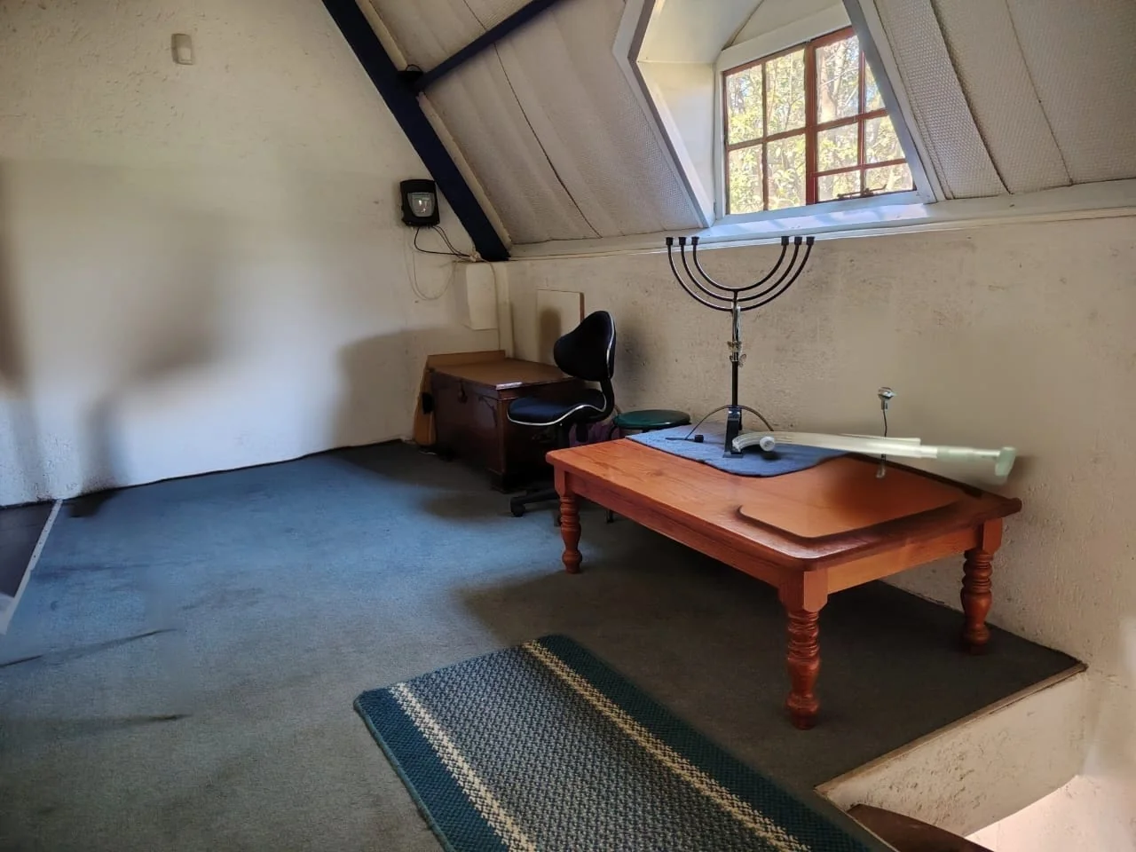 Country Living with City Convenience – 1 Hectare Farm-Style Property