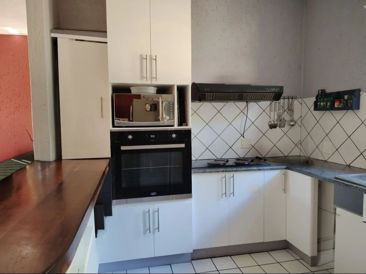 Country Living with City Convenience – 1 Hectare Farm-Style Property