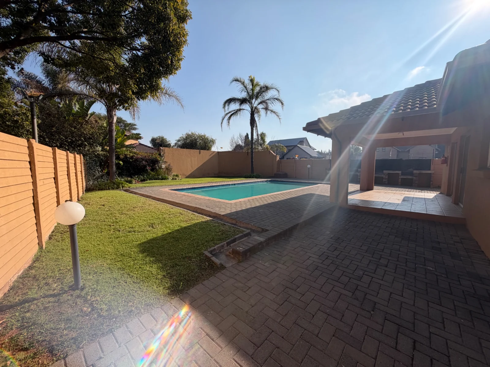 NEW LISTING ....... MOVE RIGHT IN!!