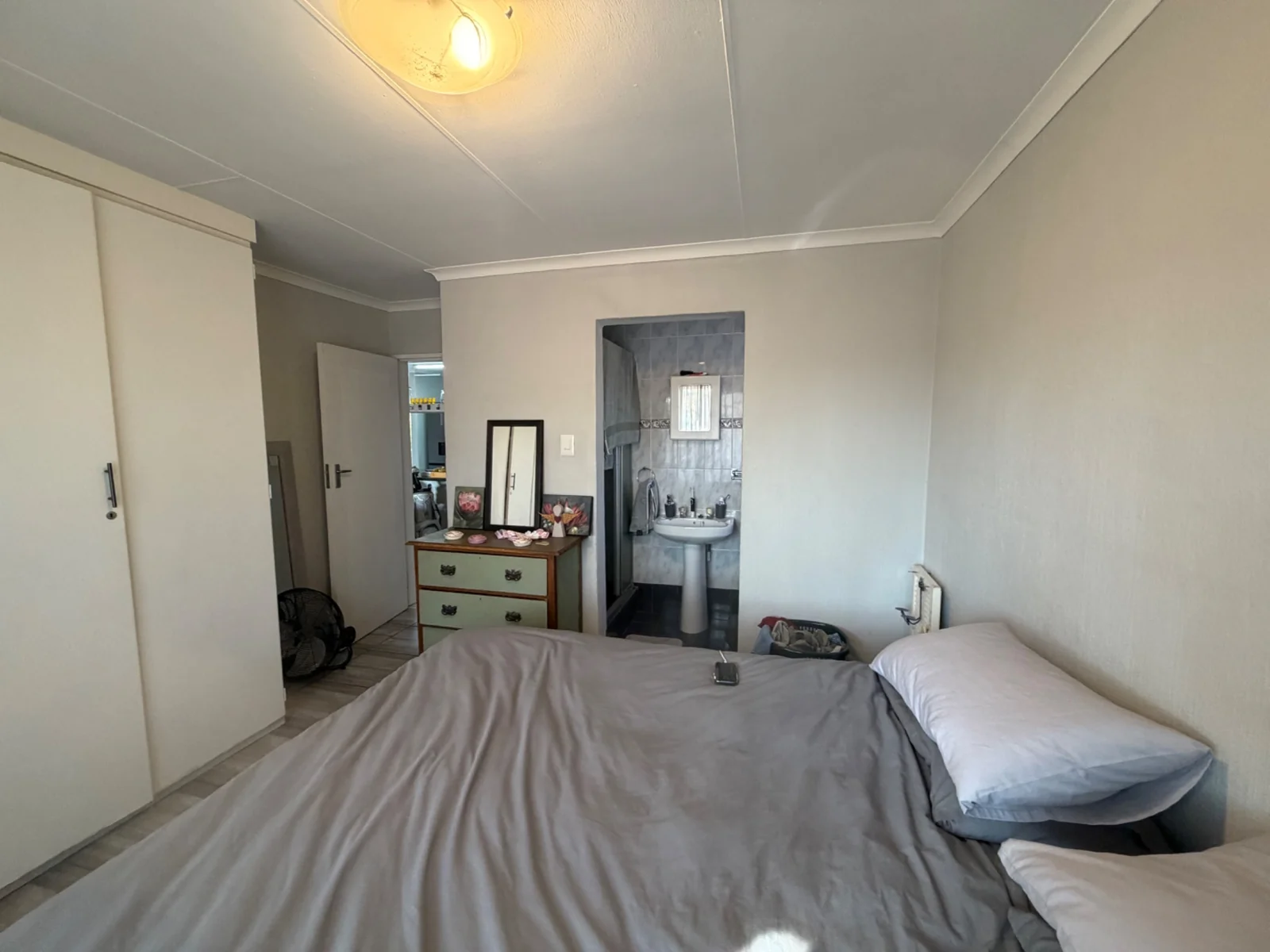NEW LISTING ....... MOVE RIGHT IN!!