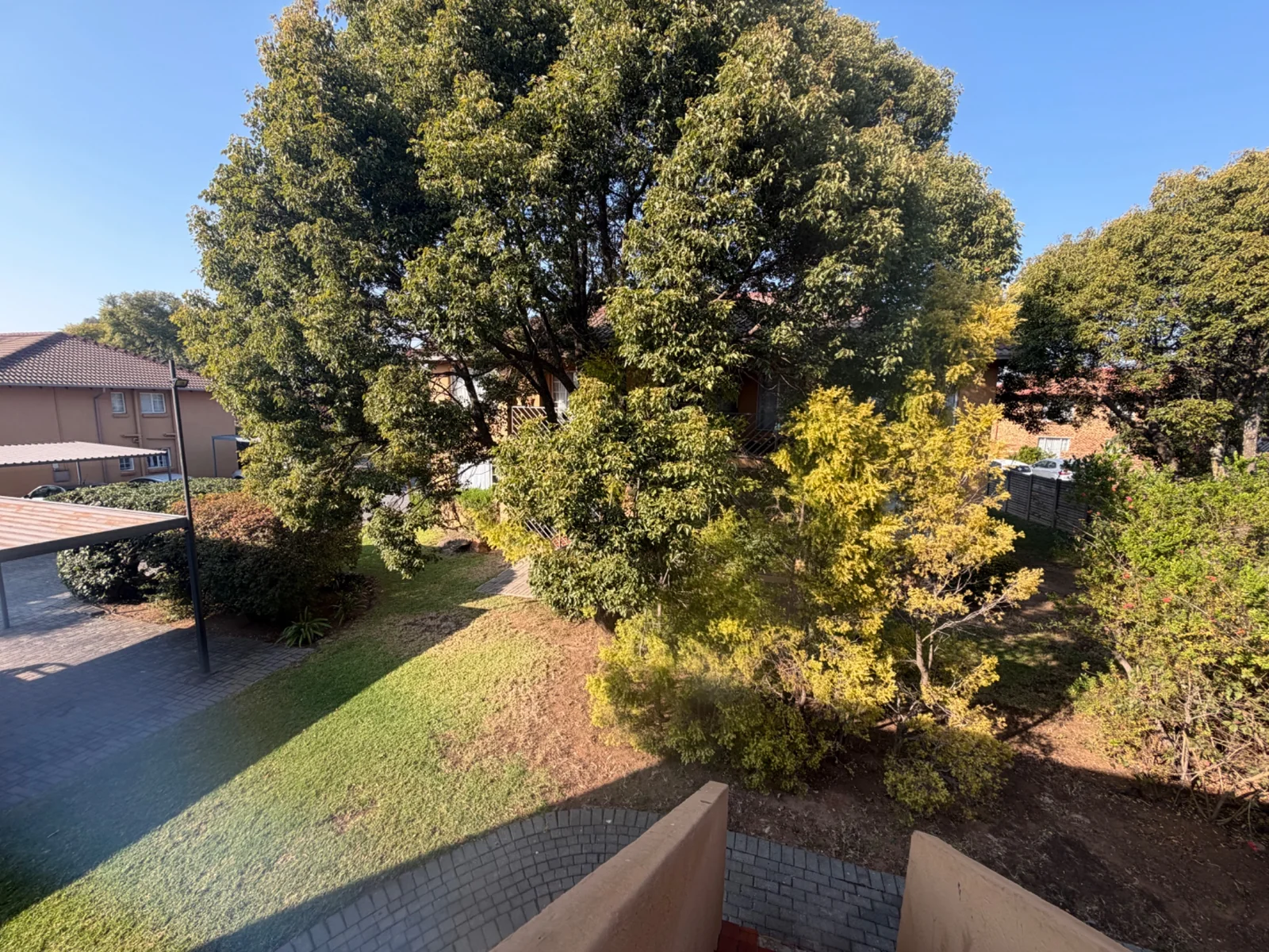 NEW LISTING ....... MOVE RIGHT IN!!