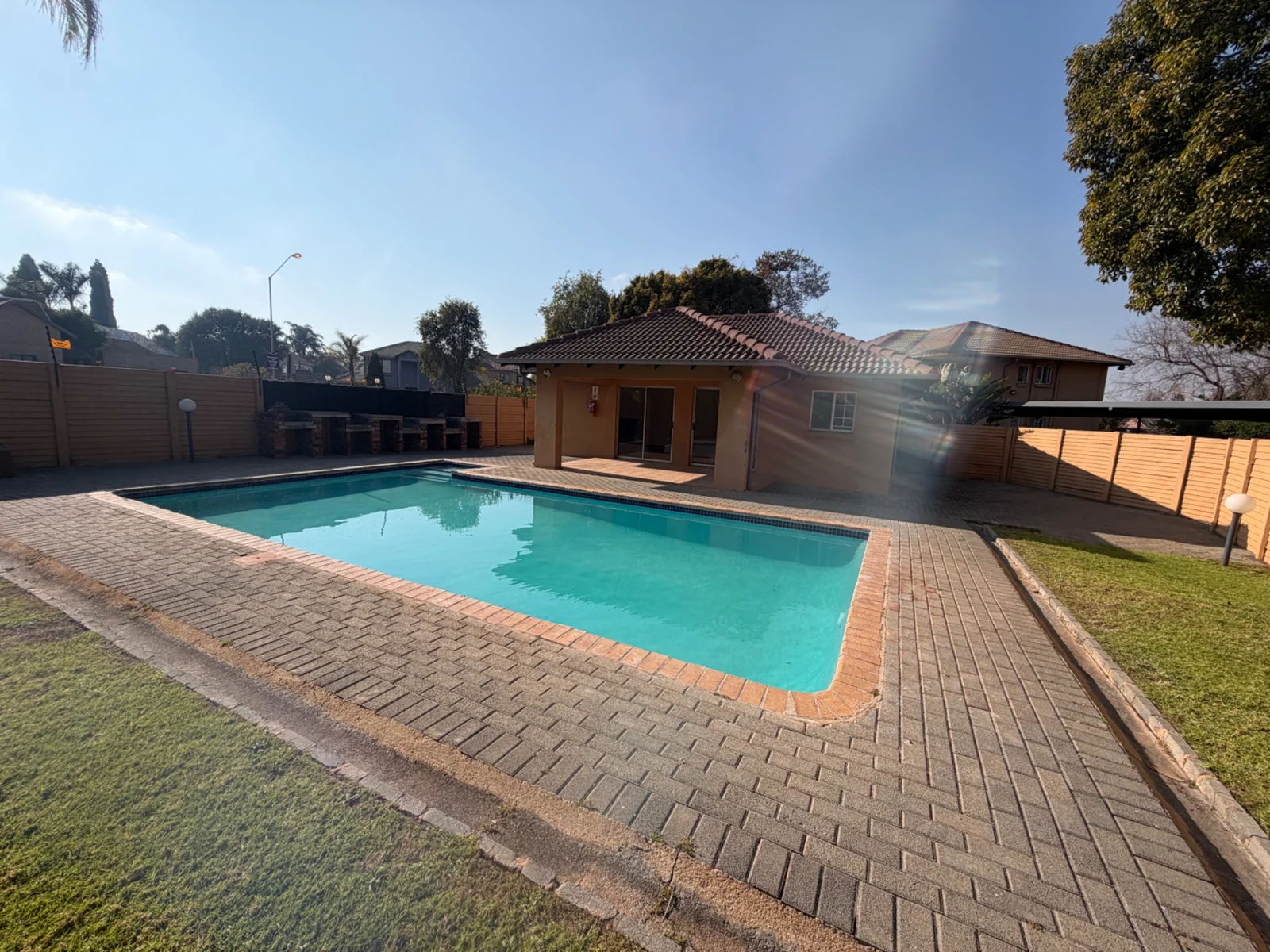 NEW LISTING ....... MOVE RIGHT IN!!