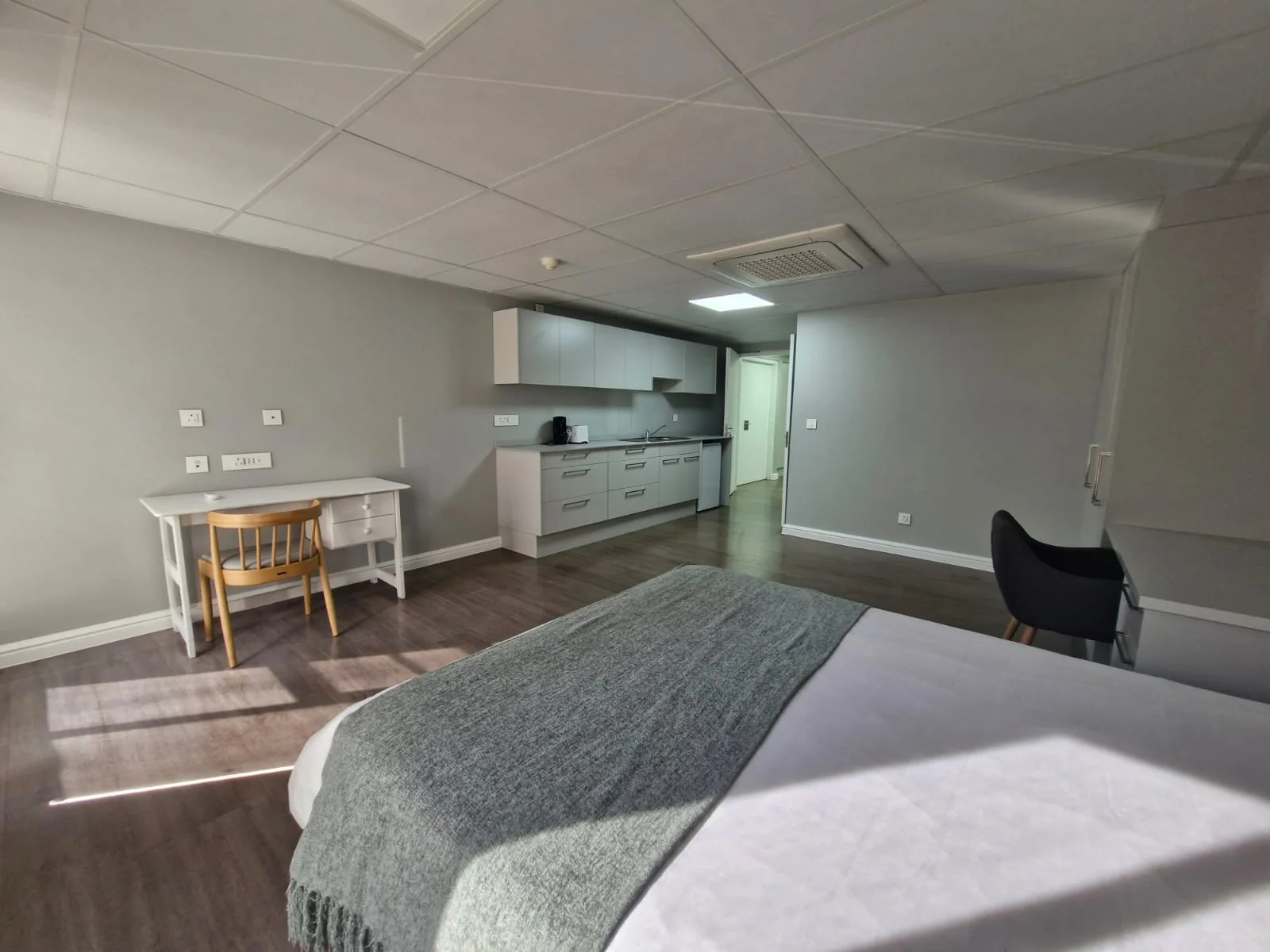All inclusive One Bedroom Apartment in Central Stellenbosch, close to Campus