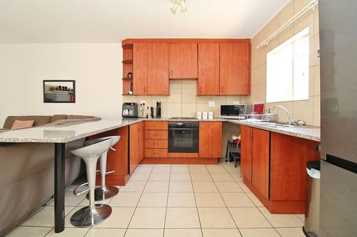 Greenstone Hill, Edenvale