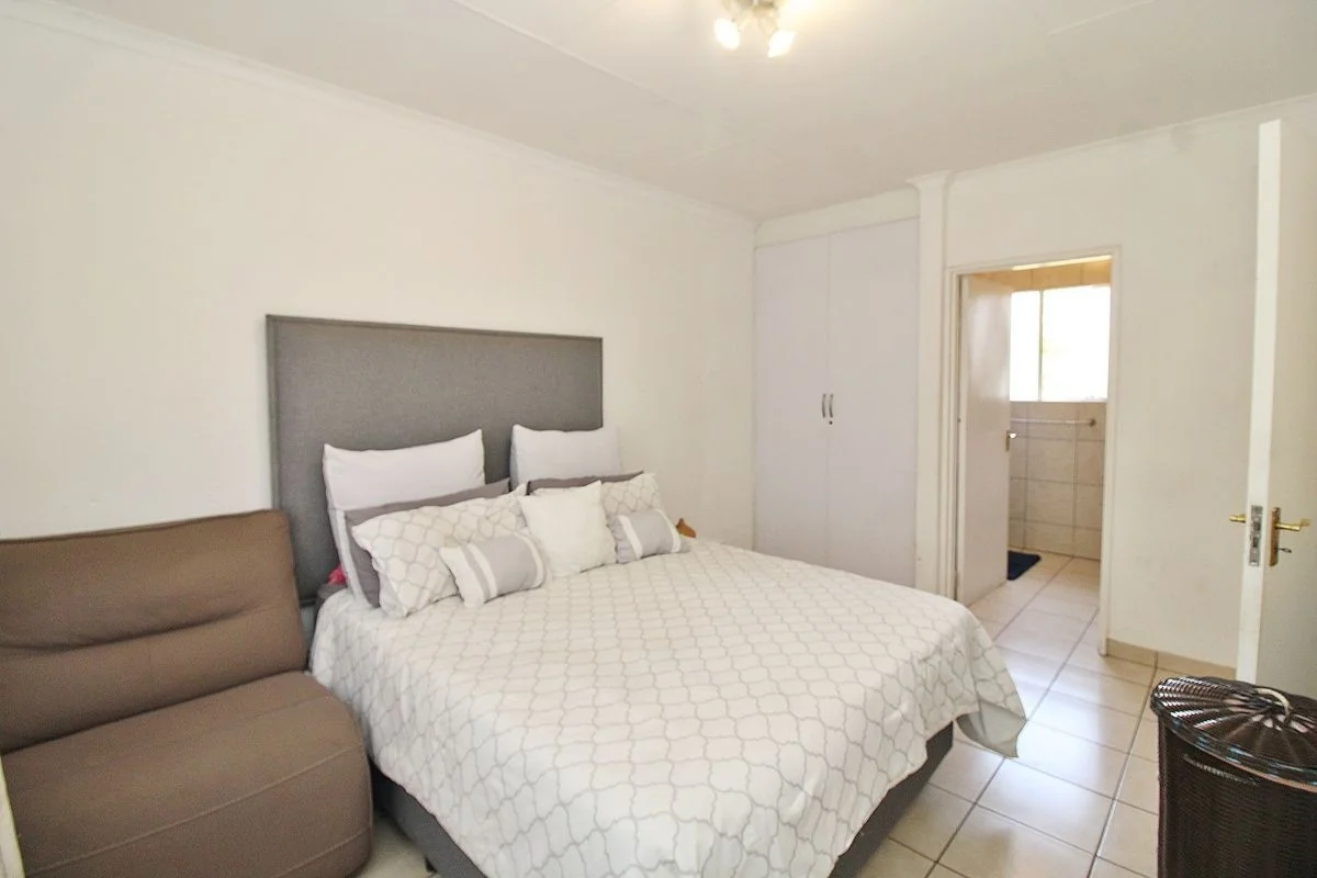 Modern 2-Bedroom duplex with Communal Pool in Aloe Ridge 2, Greenstone Hill