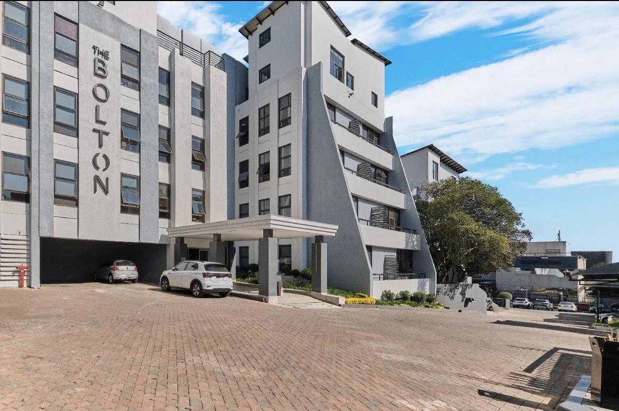 NEW LISTING ...... INVESTMENT OPPORTUNITY IN PRIME LOCATION!
