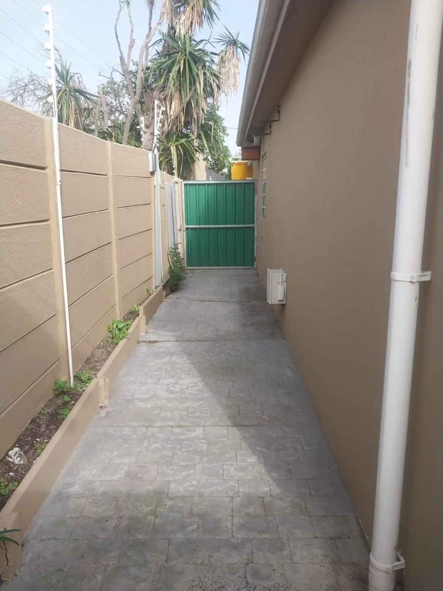 Separate entrance 2 bed unit in Milnerton to rent - Spacious and Secure