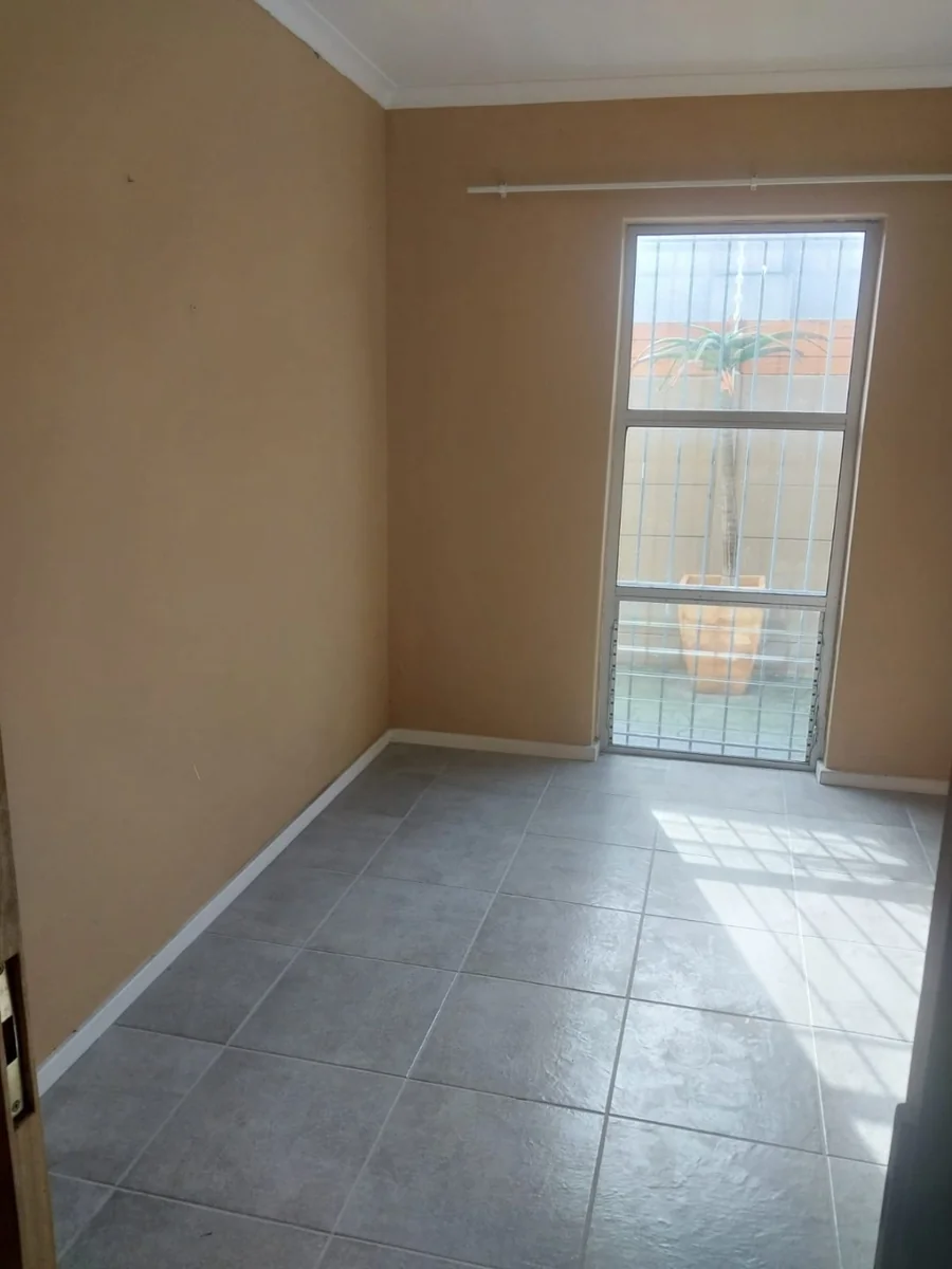 Separate entrance 2 bed unit in Milnerton to rent - Spacious and Secure