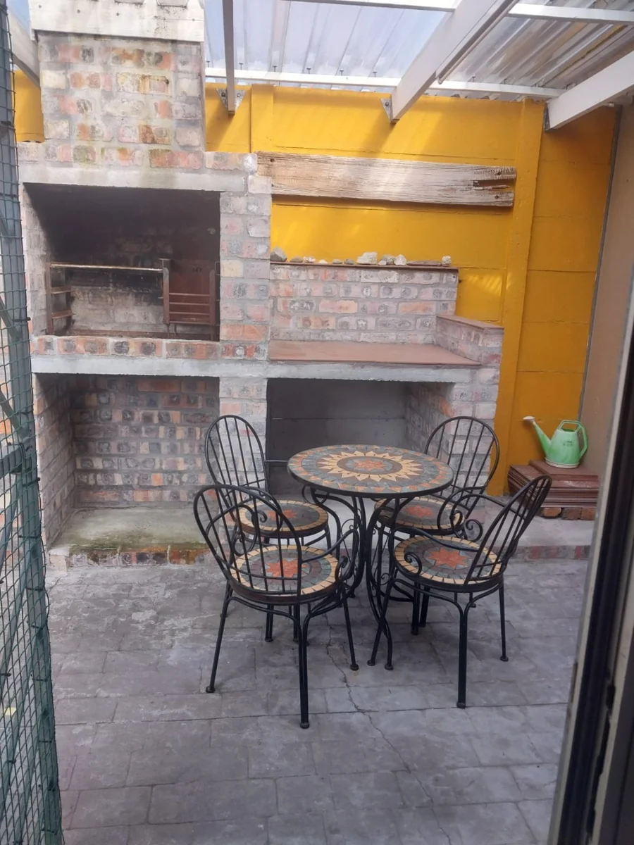 Separate entrance 2 bed unit in Milnerton to rent - Spacious and Secure